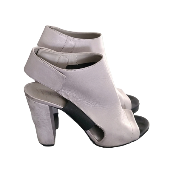 VINCE Anetta Chelsea Booties Heels 40 9 Slingback Sandals RARE Woodsmoke Grey - Picture 4 of 16